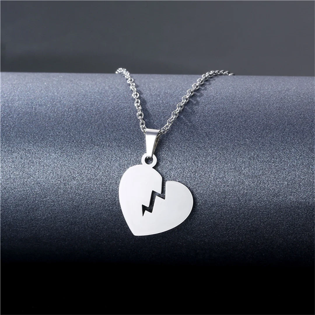 Trendy Small Tiny Split Heart Pendant Female Silver Color Stainless Steel Break Heart Necklace for Woman Fashion Jewelry Gift