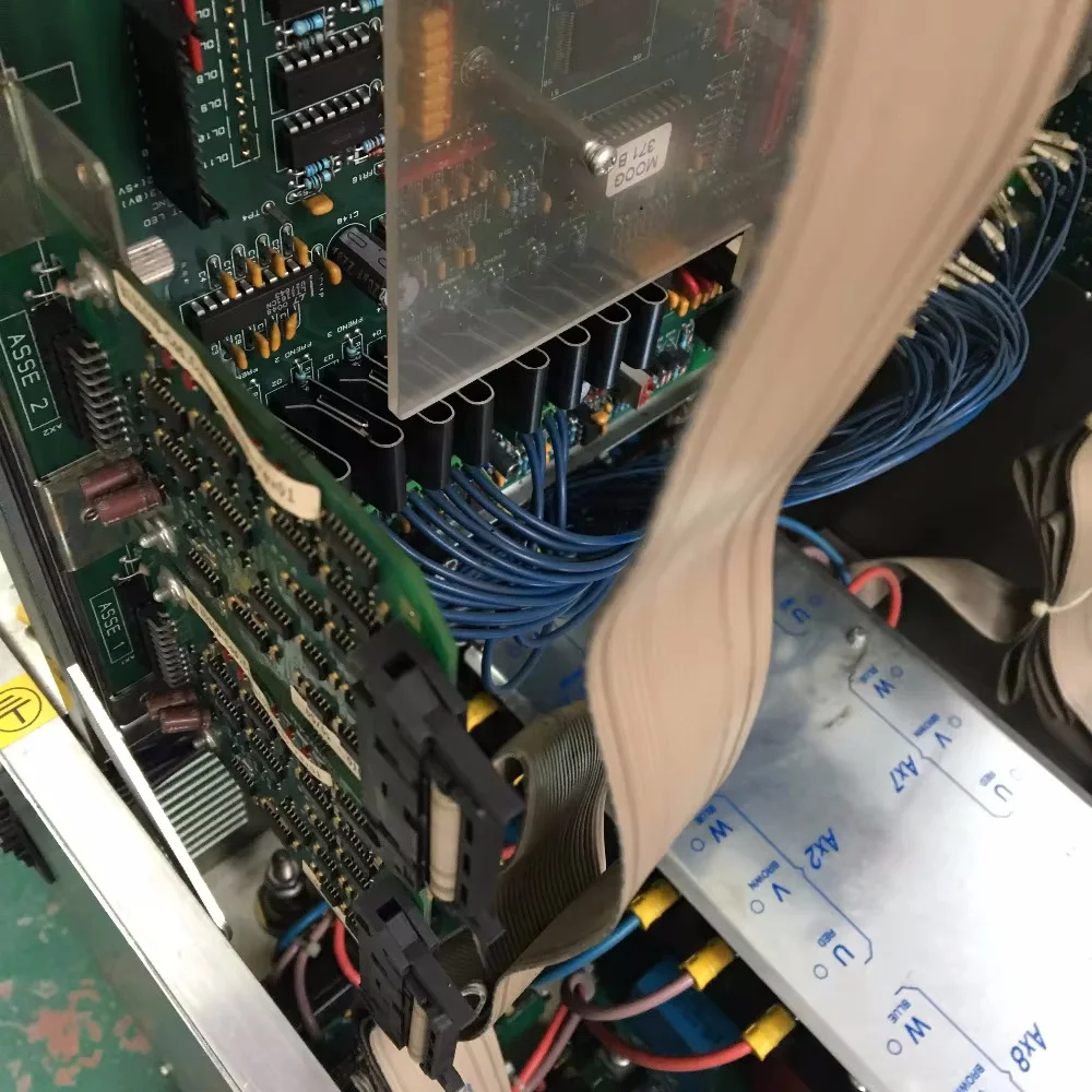 وحدة مكبرات الصوت المؤازرة Comau Robot sau2 sav2-mod المستخدمة في حالة جيدة