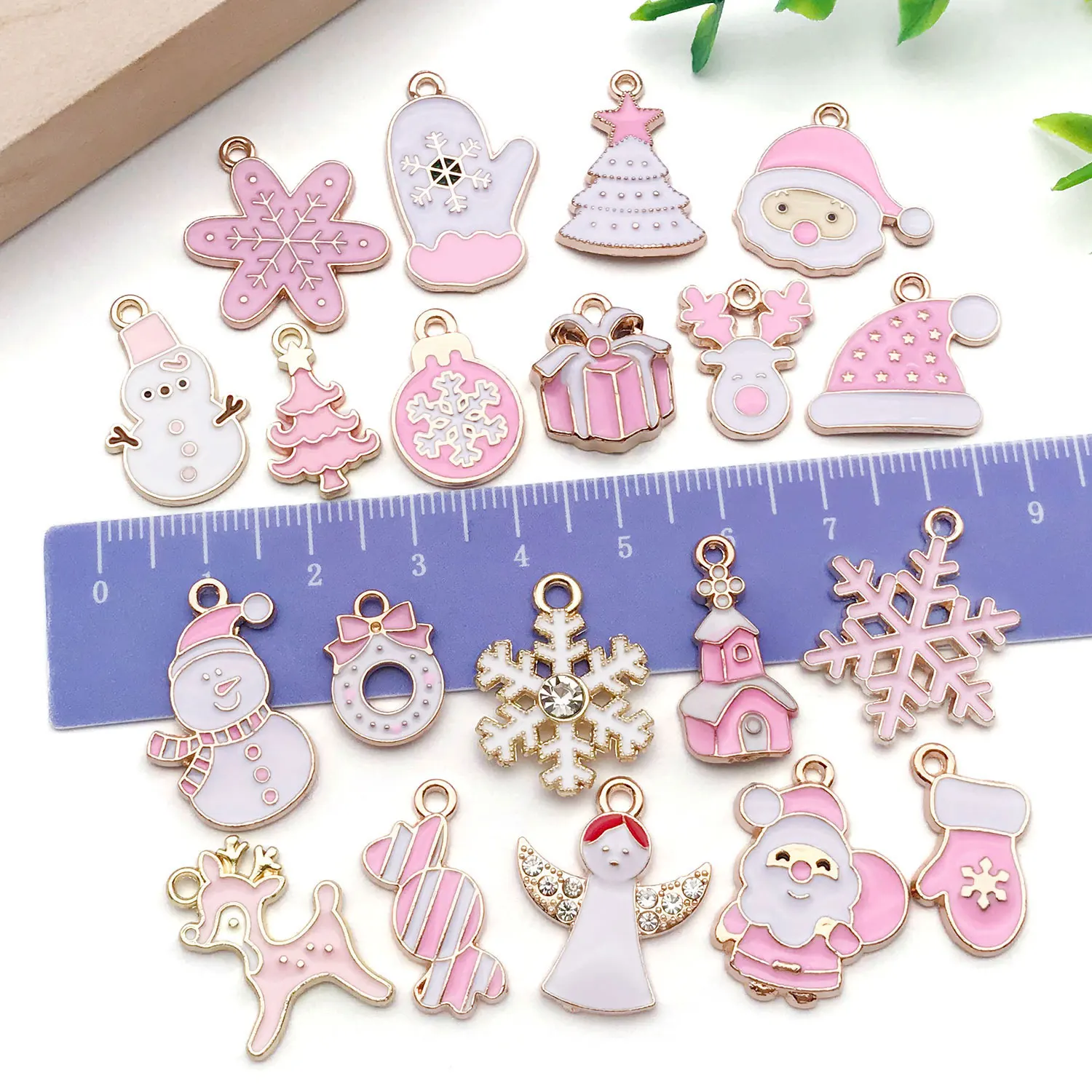 20pcs Oil Drip Christmas Charms Pink White Snowman Snowflake Santa Pendants DIY Bracelet Necklace Keychain Jewelry Accessories
