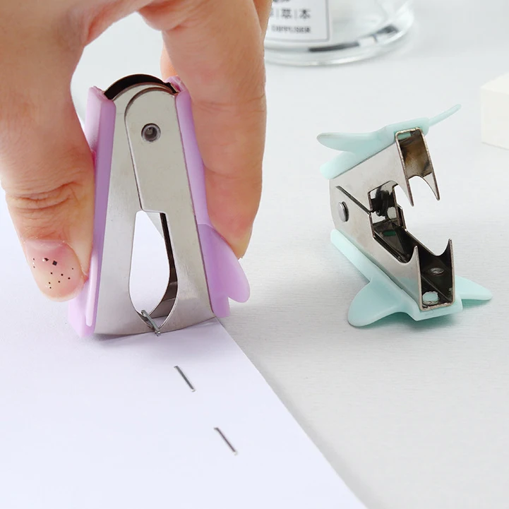 BEYOND Office School Cute Mini Paper Manual Staple Pin Remover For School Kids Stationery Stapler With Logo