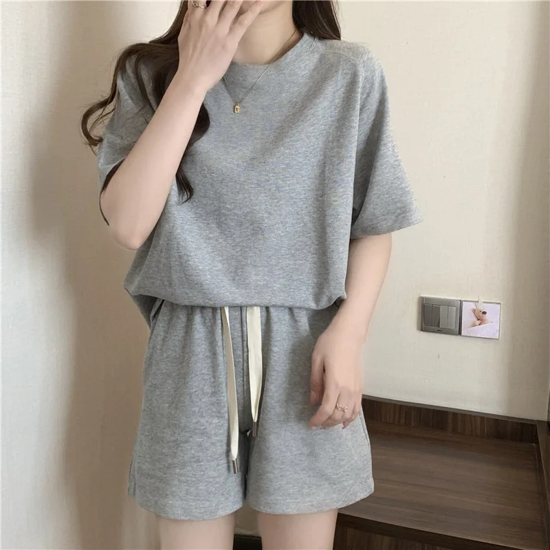 Pantaloncini a maniche corte da donna nuovi estivi Tuta sportiva allentata casual Set da due pezzi stile college