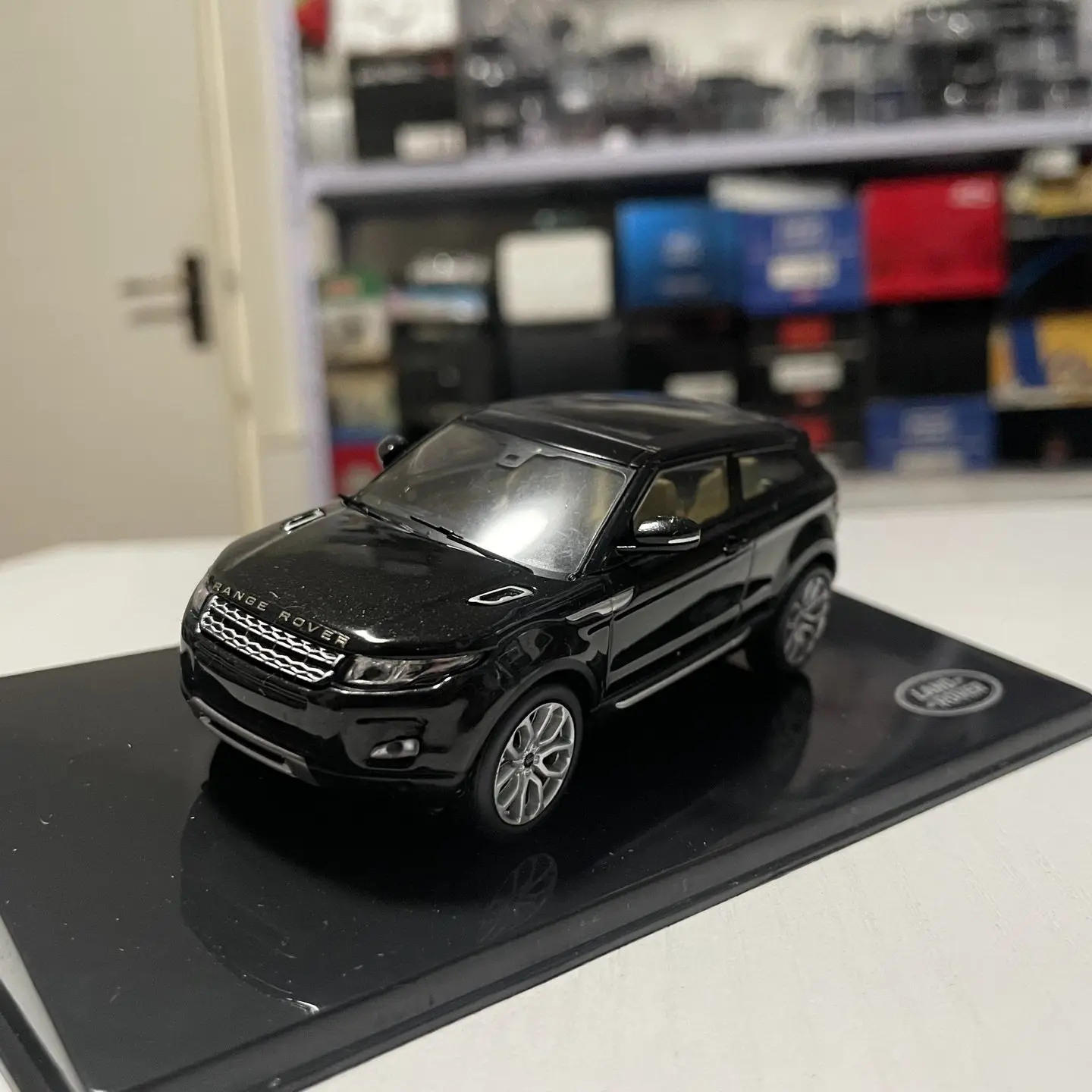 IXO Coche de Juguete de Aleación Fundida a Escala 1:43 Land Rover EVOQUE SUV, Modelo Clásico, Regalo para Adultos, Souvenir, Exhibición Estática