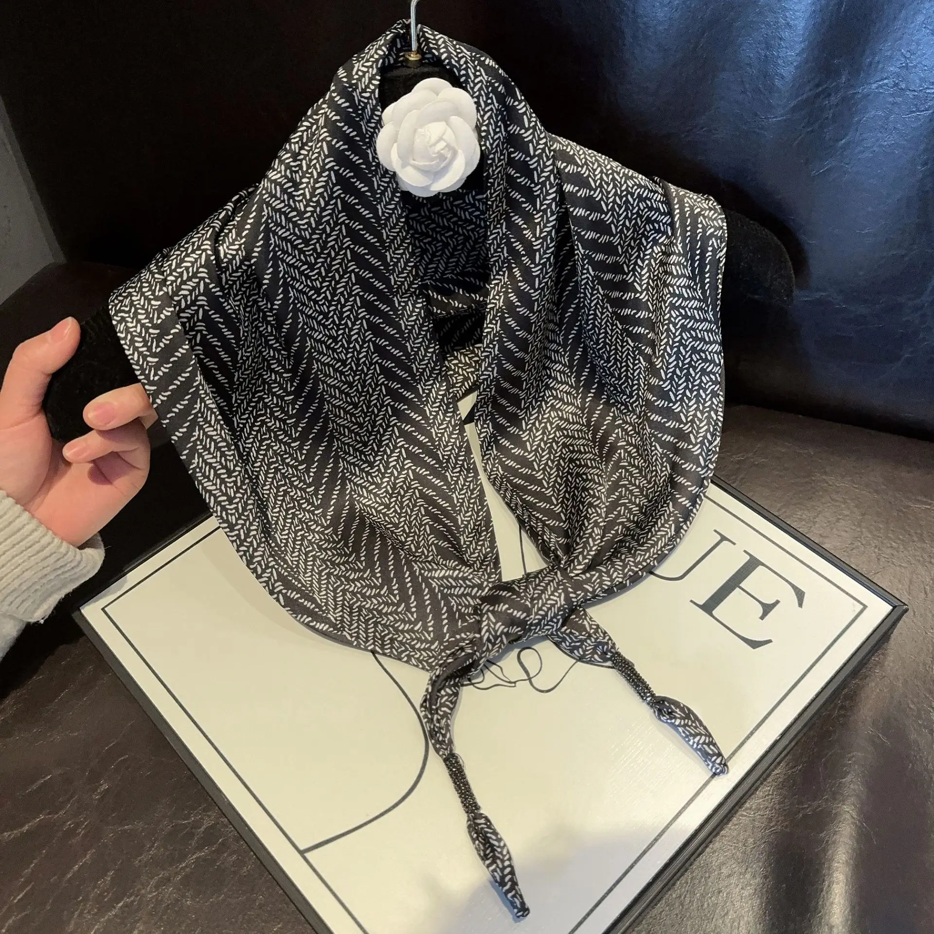 

Роскошный тонкий треугольный шарф, женский теплый мягкий шейный платок со скосом, офисный модный шарф, стильный хиджаб, повязка на голову, сумка, ленты