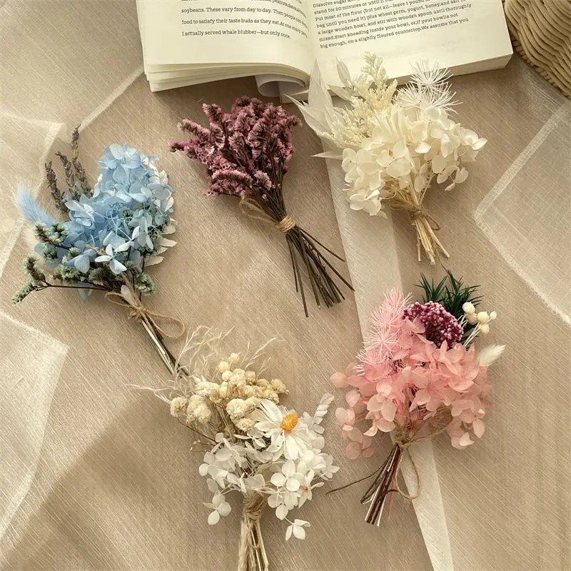 5Pcs Small Dried Flowers Bouquet for Crafts Resin,Mini Natural Dried Flowers for Cakes,Wedding Party Decorations Home Decor