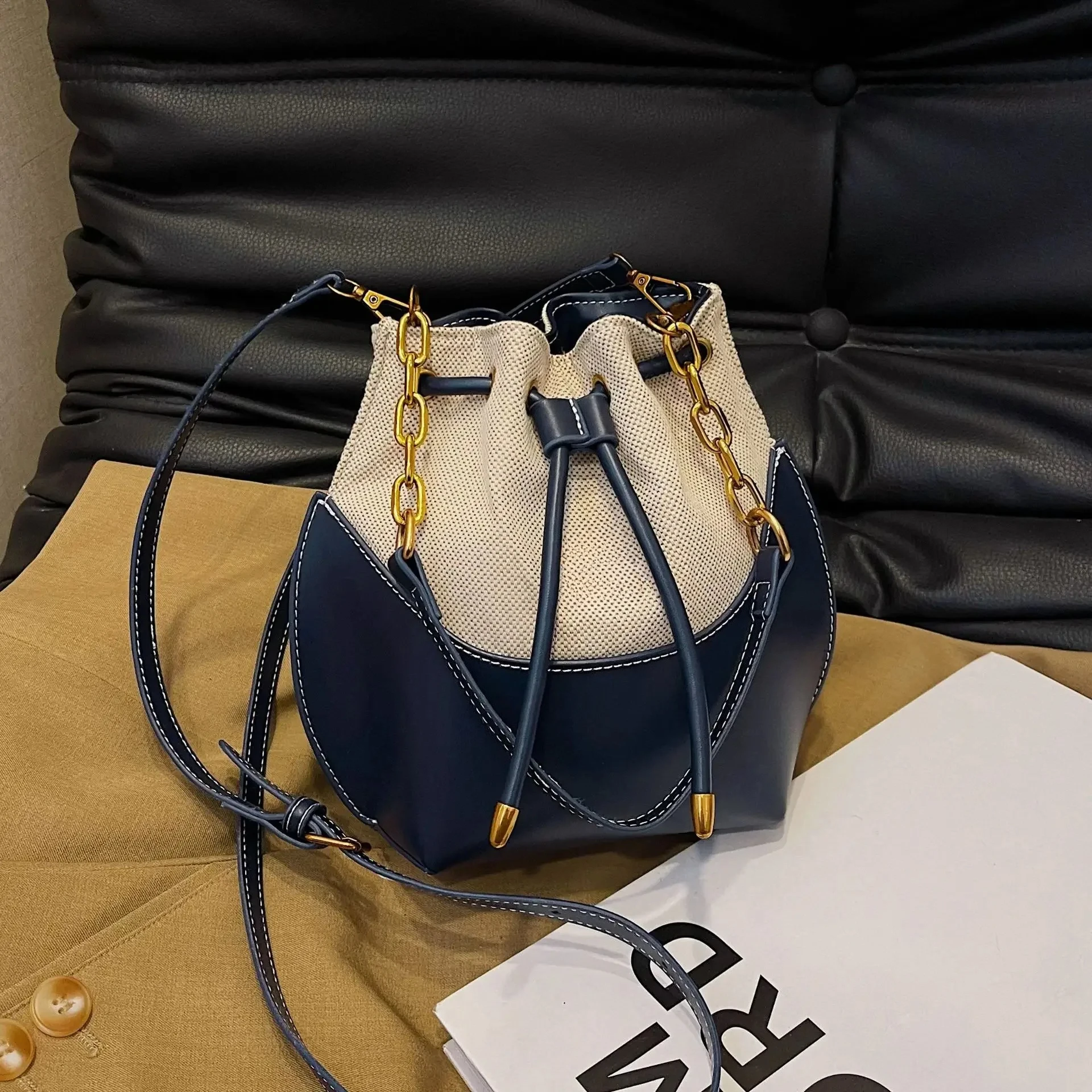 

Luxury Designer Handbag 2025 Fashion Chain Bucket Bag Shoulder Messenger Bag Handbags Crossbody Handbags for Women Luxury Bag