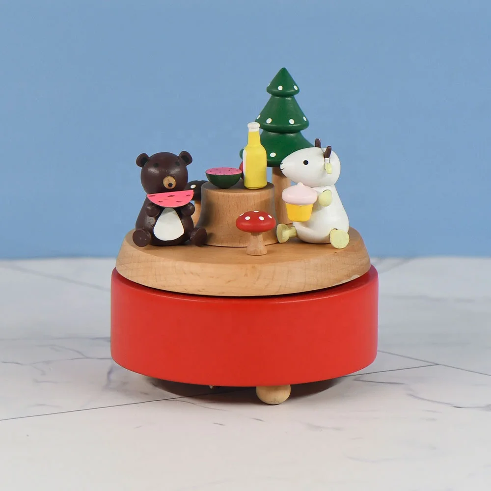 

New Arrival Animals Dining Rotating 11cm Round Wood Toy Music Box For Creative Gifts