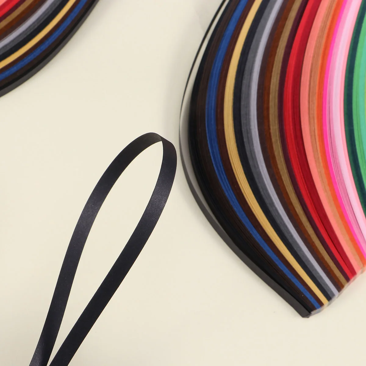 

DIY Paper Quilling Strips 500 Strips 50 Colors Paper Strips Set for Arts and Crafts Projects (Random Color) - 5mm