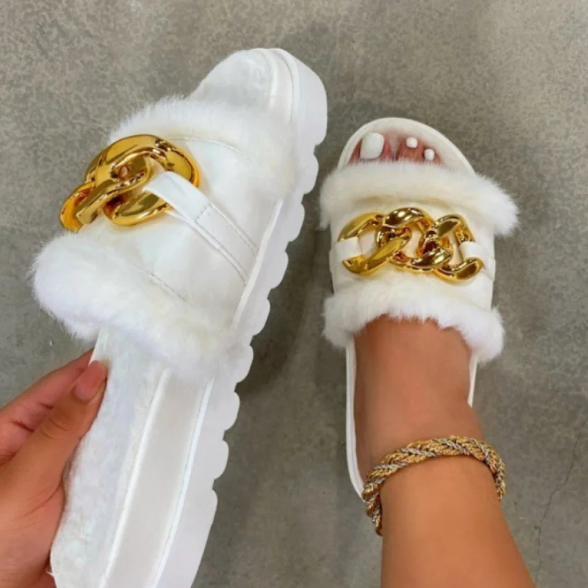 2024 mujeres Otoño/Invierno nueva marca de lujo hebilla de Metal zapatillas peludas zapatillas de cadena sandalias de casa zapatillas de moda
