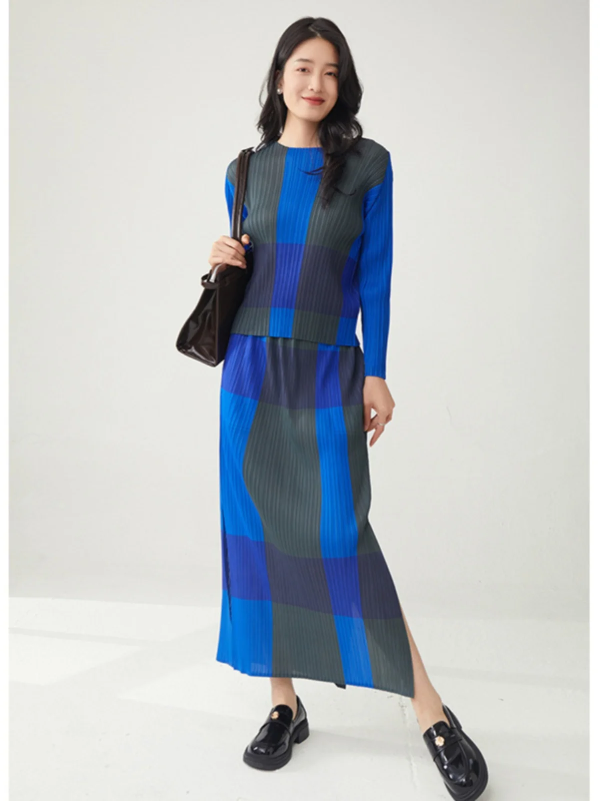 

Комплект: юбка в клетку с высокой талией и топ, свободного кроя, с плиссировкой, модный дизайн, стройнящий силуэт, новинка 2025 года, весна, полиэстер