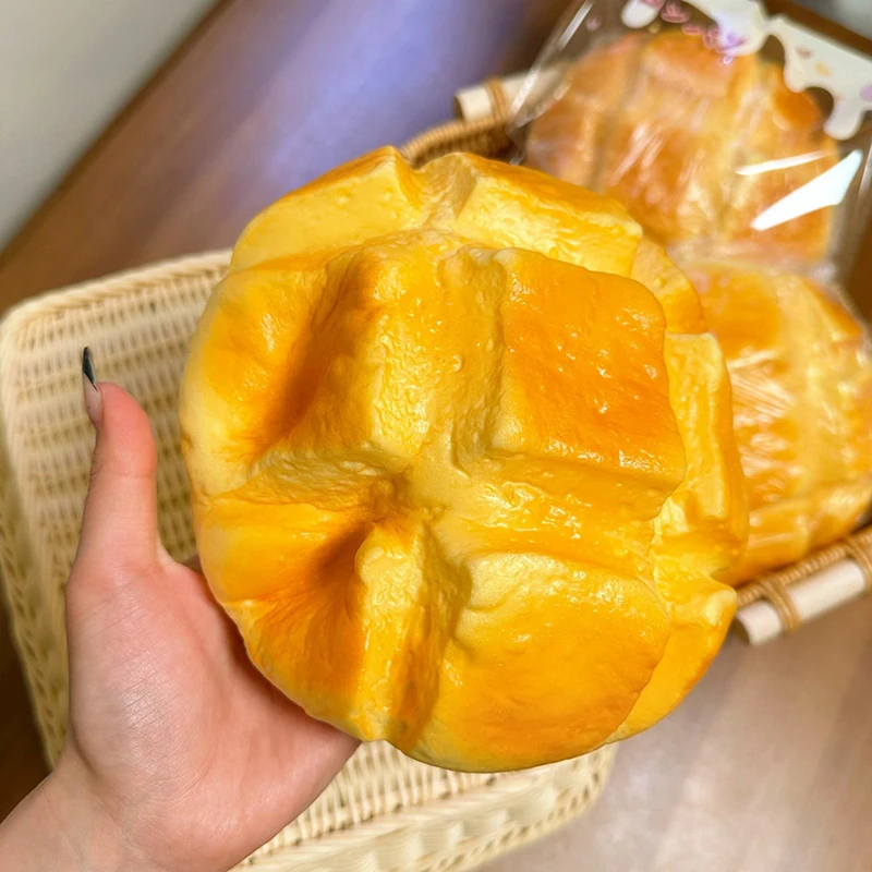 Soft toast stress-relieving fingertip ball, reduces stress, soothes stress, slow-rise soft bread party decoration gift