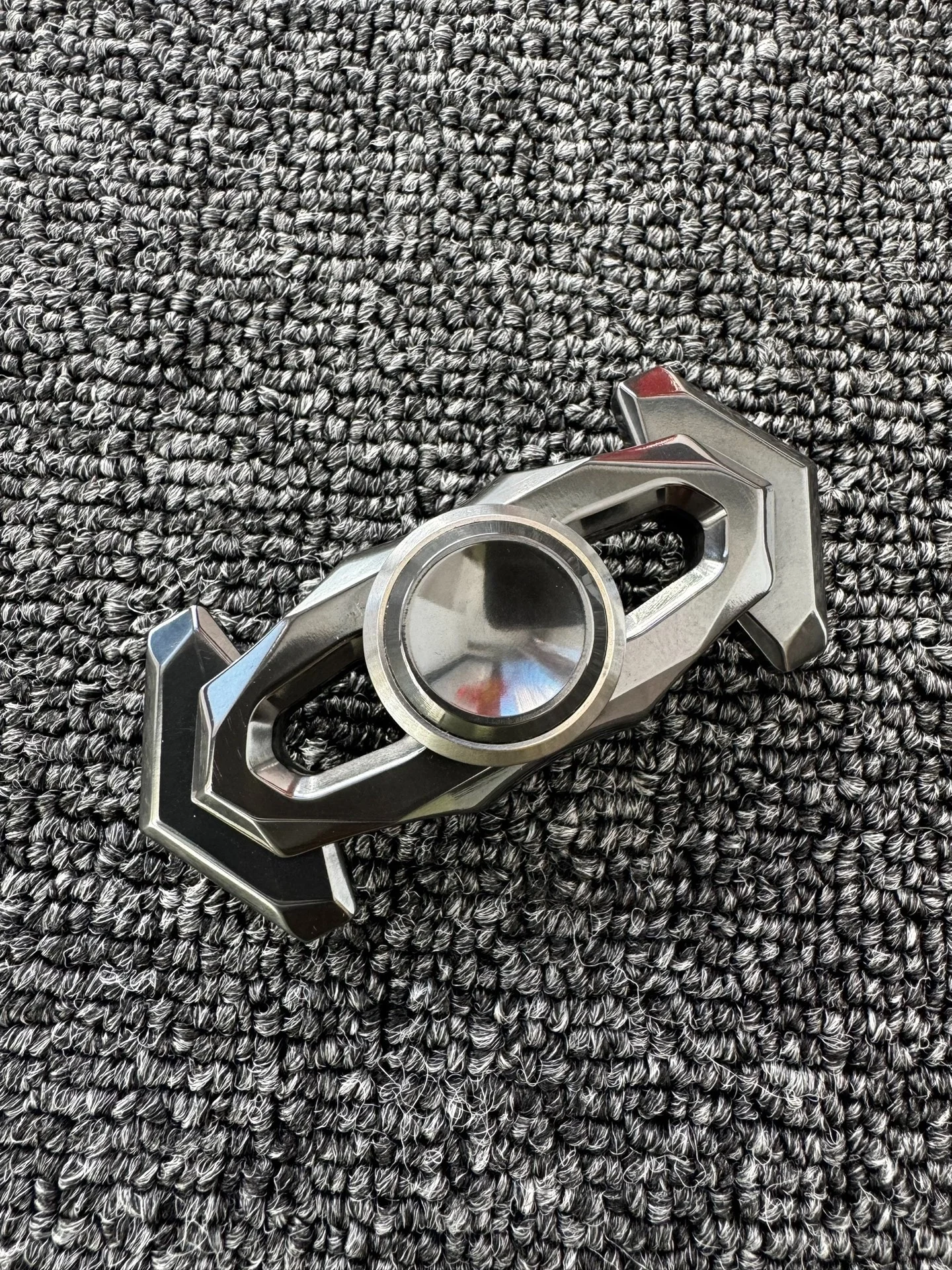 Used EDC Antimatter Squid Gyro, Zirconium Alloy Polished, Two-page Fingertip Gyro Edc Metal Decompression Toy