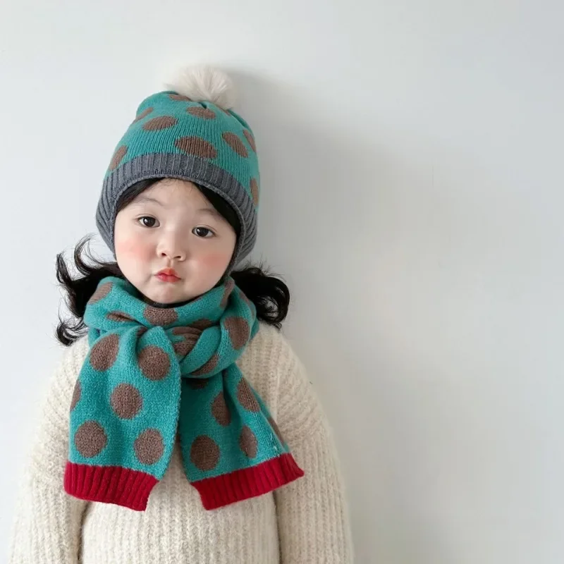 Cute Vintage Polka Dot Knit Hat for Kids Winter Cute Cross Furball Scarf Hat 2-piece Set Children Color-blocked Beanie