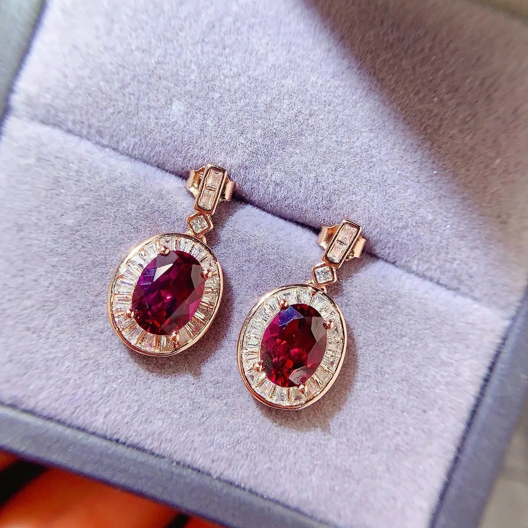 

Captivating Natural Garnet Ear Studs S925 Silver Stylish Ladies Jewelry Elite Gift Choice Exquisite Craftsmanship