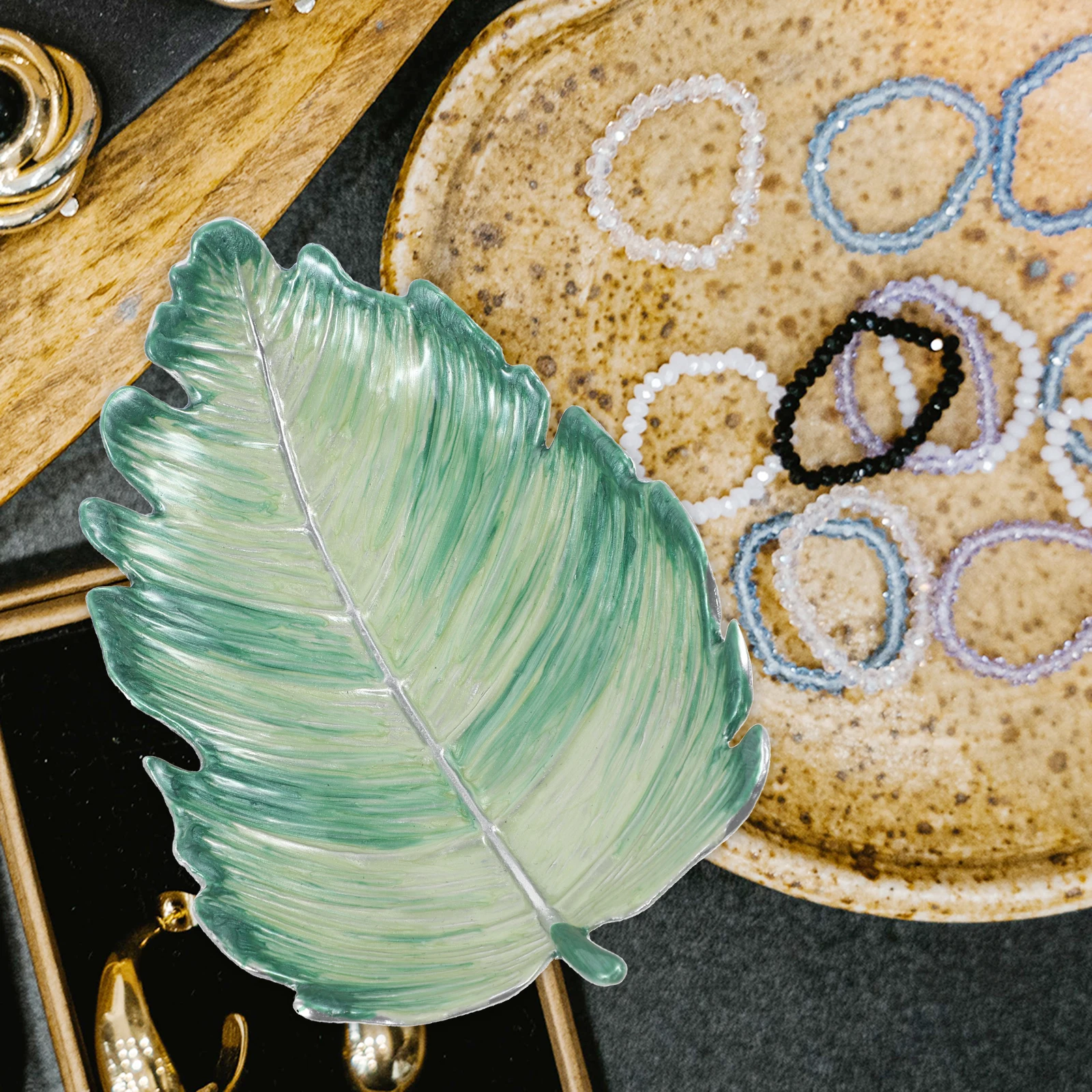 

Elegant Leaf Shaped Jewelry Tray Key Storage Ornaments Decorative Trinket Dish Small Rings Holder Zinc Alloy Desktop for Keys