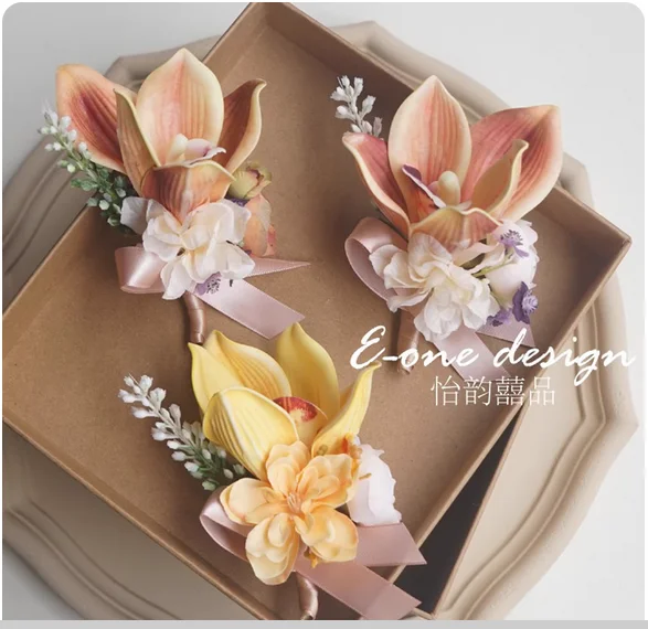 

Wedding bride groom father mother bridesmaid groomsman wedding corsage wrist flower opening ceremony VIP