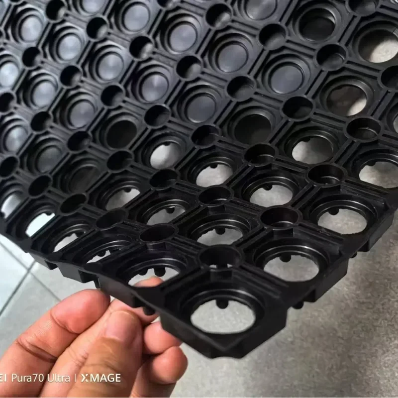 22Mm thickened ski resort anti-skid pad, operation room anti-skid pad, gutter shock-absorbing rubber pad GNS