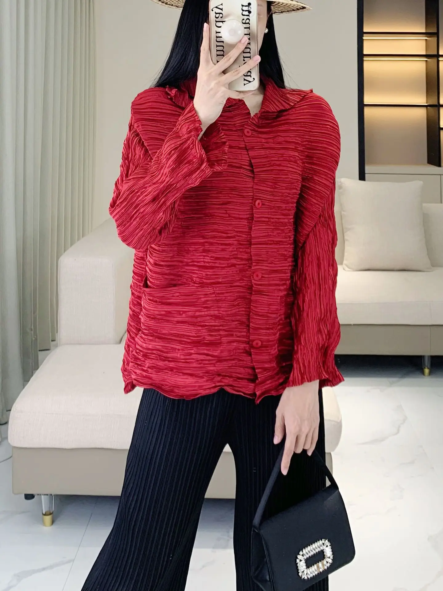 HOT SELLING Miyake  fashion Premium crumpled pleat spring/autumn long sleeve solid color commuter shirt top New coat  HOT SELING