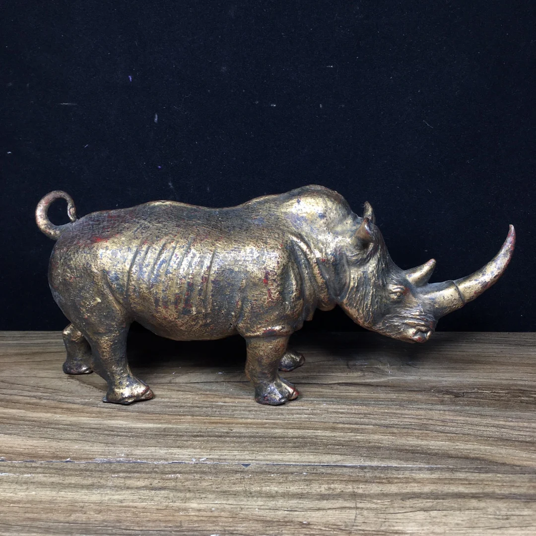 

A Pure Copper Ornament Worth Decorating and Collecting. The Rhinoceros is Finely Crafted and Has A Beautiful Appearance