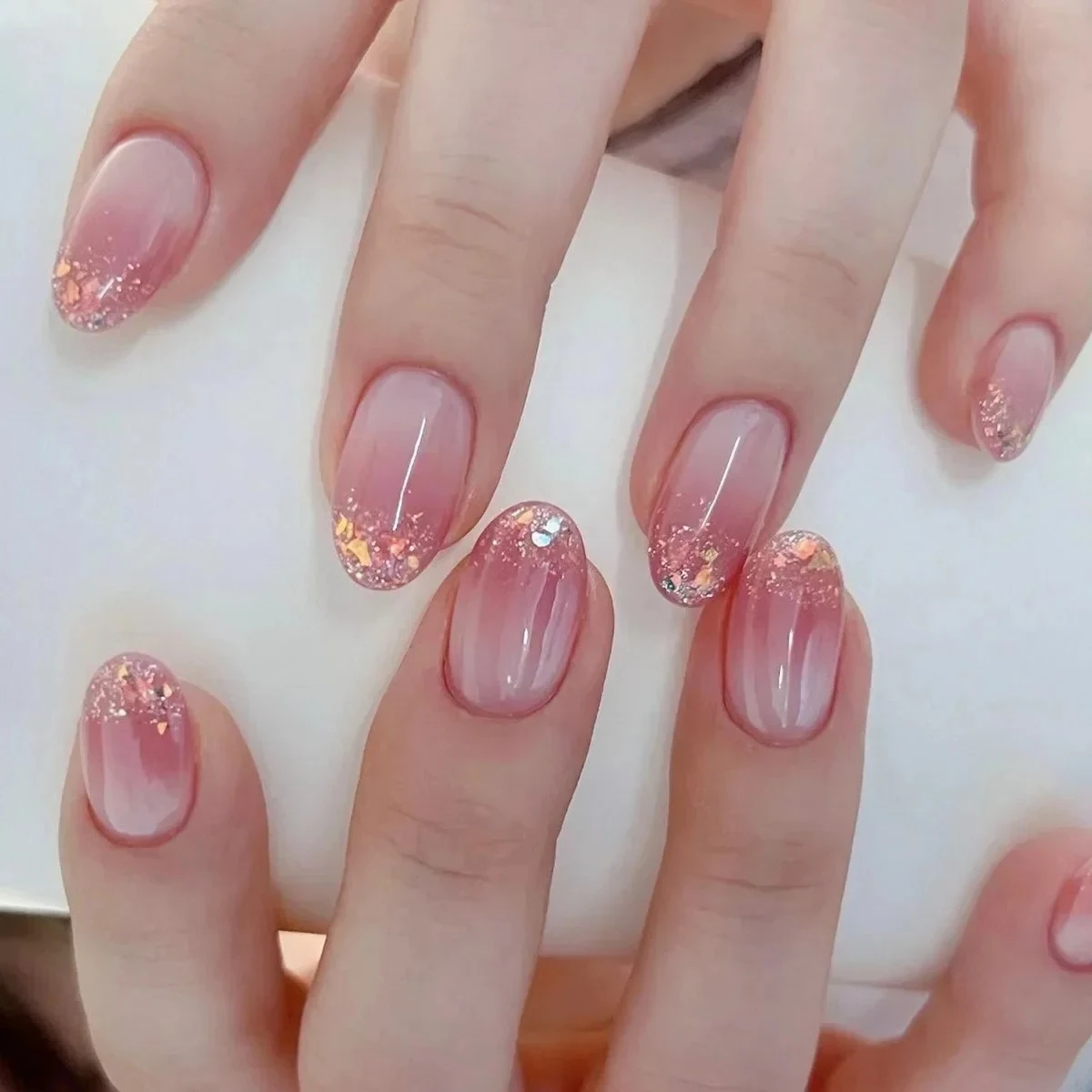 

Pink Gradient Glitter Powder Cat Eye Stiletto False Nails Charm Long Pointed Fake Nails Art Shiny Almond Press on Nails Manicure