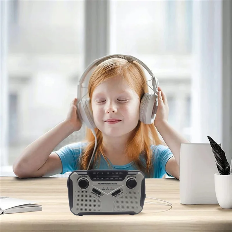 

Солнечное радио, портативное радио с кривошипом AM/FM, аварийное радио с динамо-машиной и перезаряжаемой батареей емкостью 2500 мАч, SOS-сигнализация для лагеря