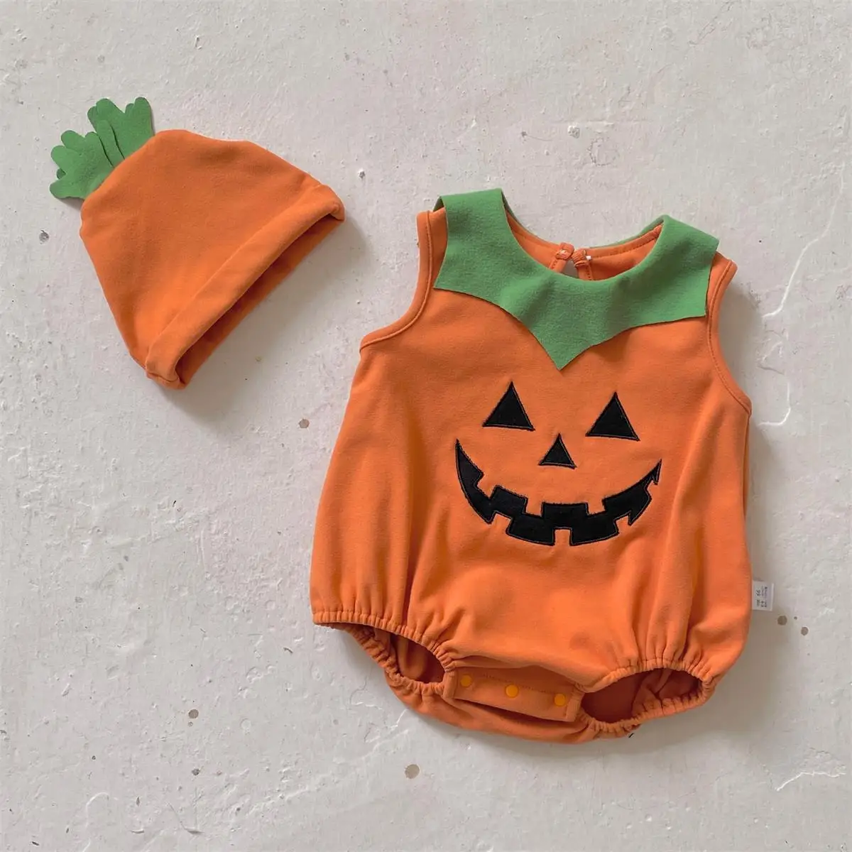 

Cute Baby Boy's Pumpkin Bag Fart Clothes Climbing Clothes Baby Clothes 2025 Autumn New Halloween Sleeveless Jumpsuit