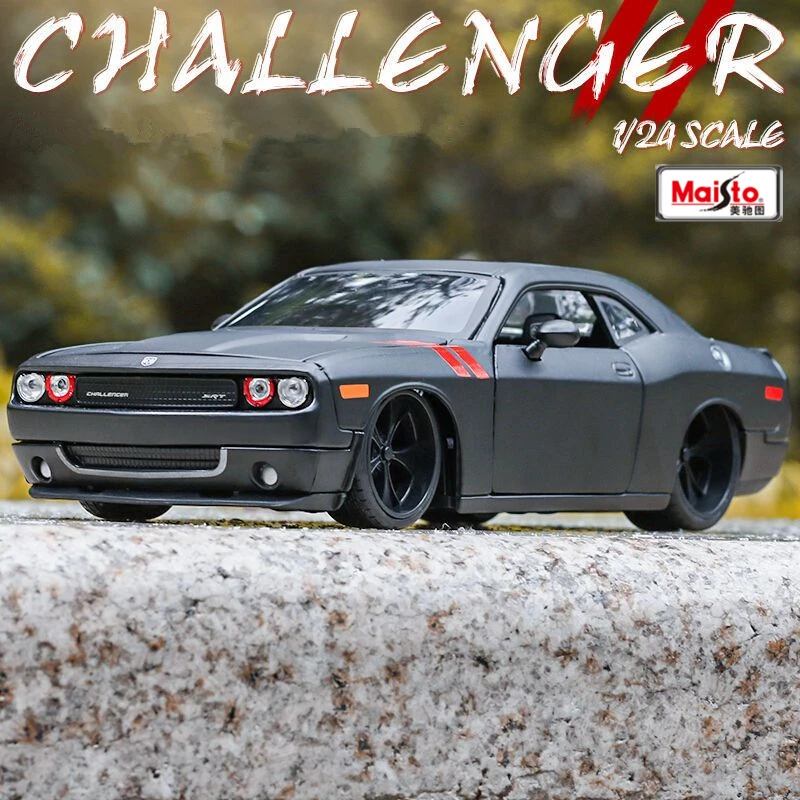 Maisto 1:24 2008 Dodge Challenger Alloy Racing Car Model Diecast Metal Toy Sports Car Model Simulation Collection Childrens Gift