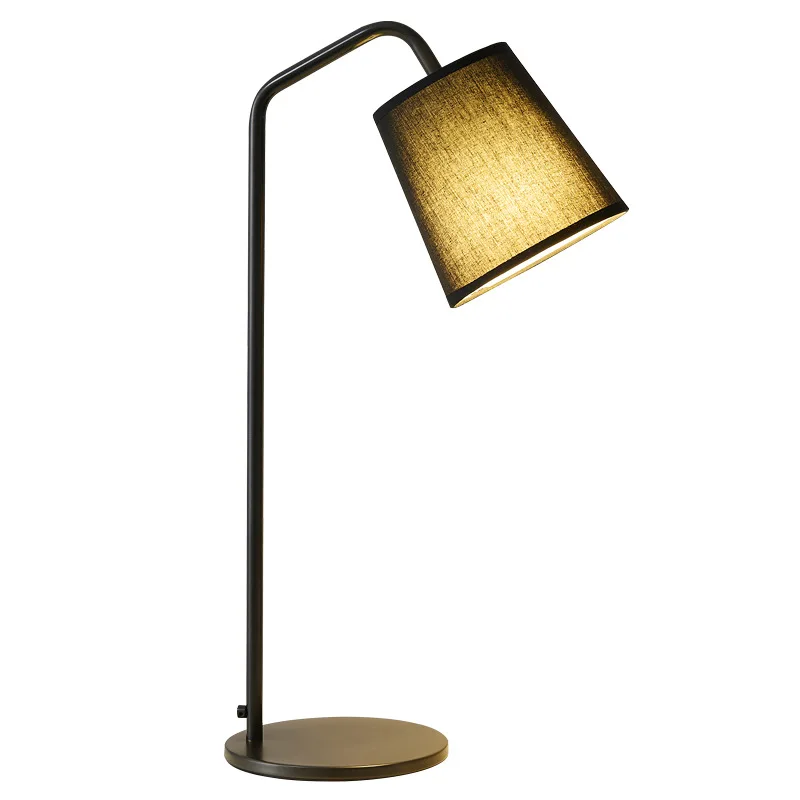 مصباح بجانب السرير فاخر من النحاس بالكامل، مصباح مكتبي لغرفة المعيشة والفندق