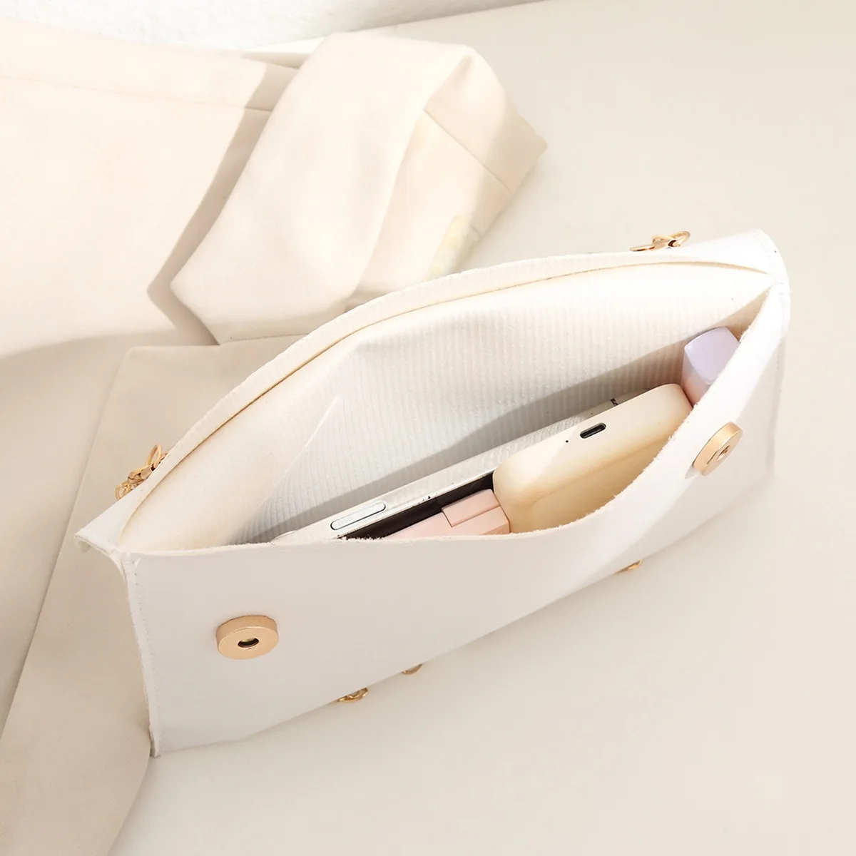 2026 Autumn Winter French Style Women Clutch Bag Elegant Chain Bag PU Evening Bag For Party Wedding Commute