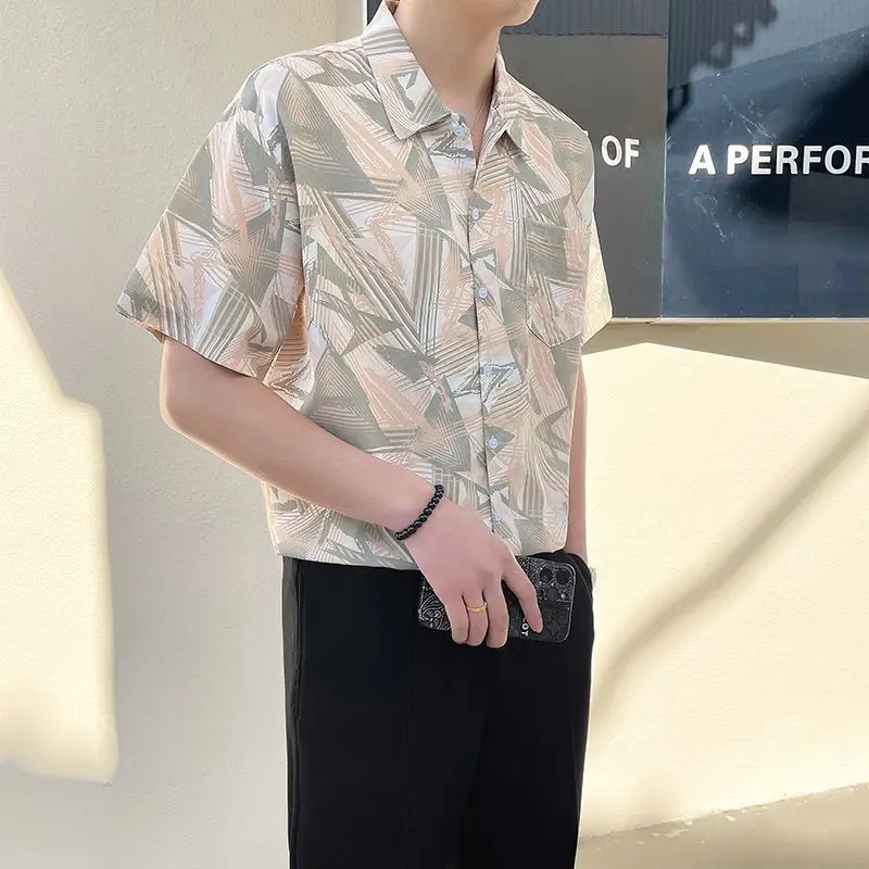 Elegant Design Men's Short Sleeve Shirt