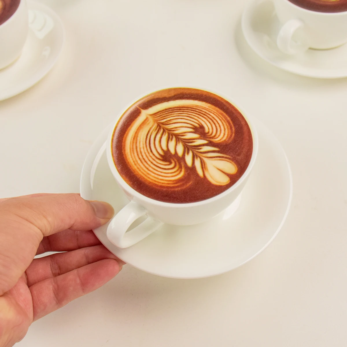 Lustige gefälschte Kaffeetasse-Requisite – Keramik-Neuheitsgeschenk für Streich, Dekoration, Fotografie | Realistischer Look für Streiche und Büro-Gags – Detail 8