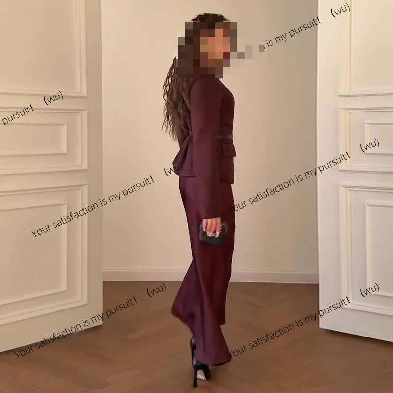 Conjunto de falda de moda elegante y delgada de manga larga con cuello redondo para mujer