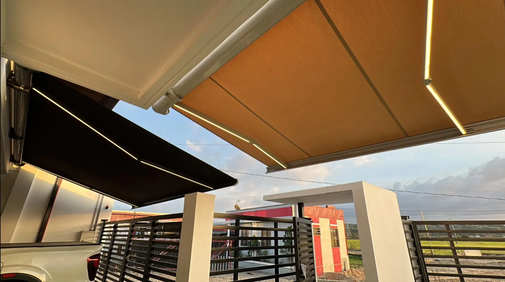 High Quality Full Cassette Electric Retractable Awning Aluminum Alloy Frame PVC Remote Control Modern Weather Resistant Home