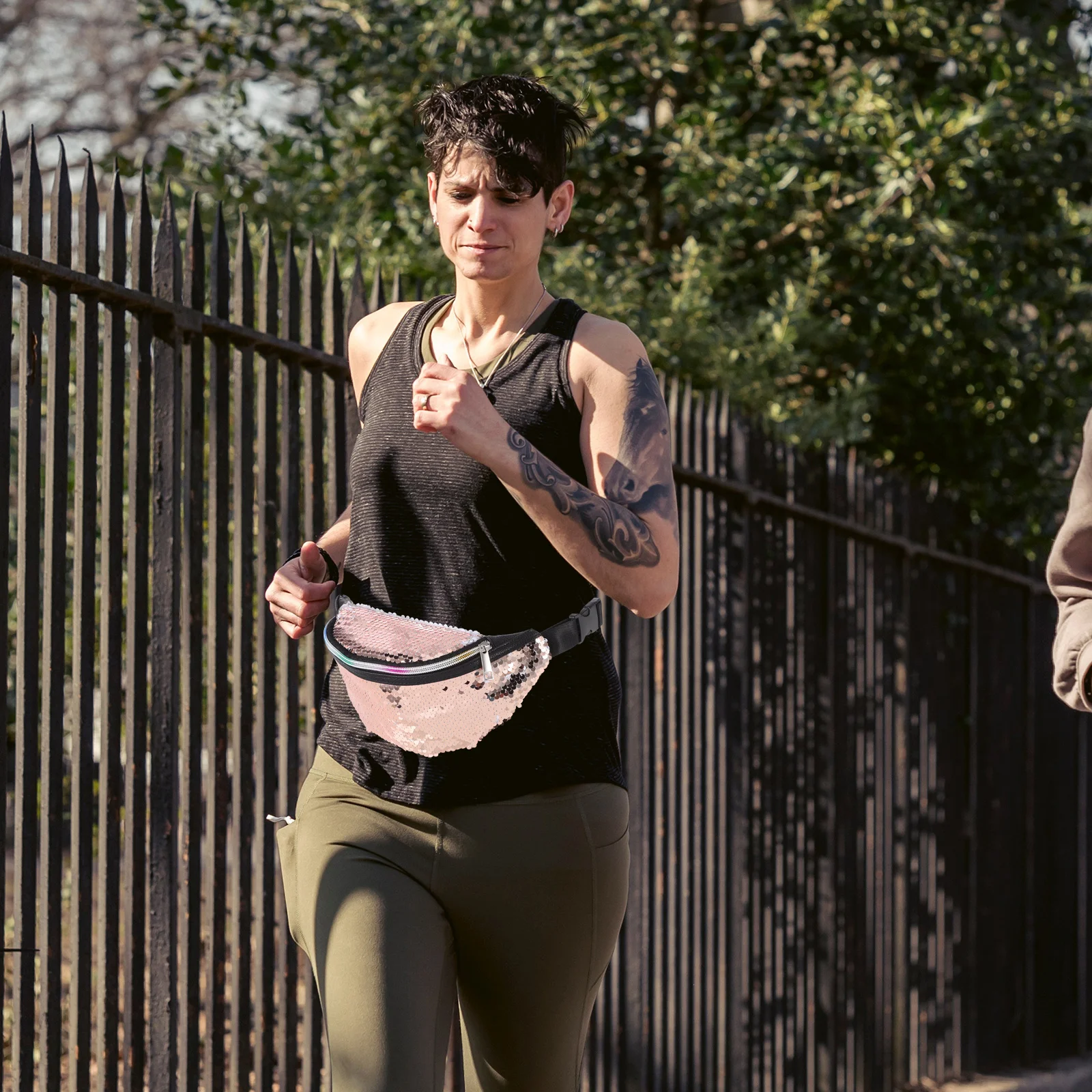 

1Pcs Mermaid Sequin Waist Pouch Fashion Outdoor Pack Lightweight Large Capacity Workout Belt Bag for Cycling Walking Daily