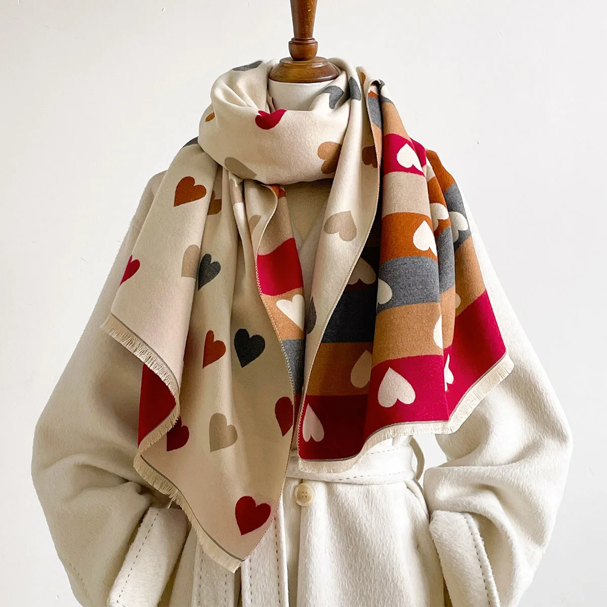 Winter Ladies Elegant Retro Cute Heart Shape Pattern Cashmere Feel Scarf Large Size Soft Fringed Shawl Wrap For Daily Commute