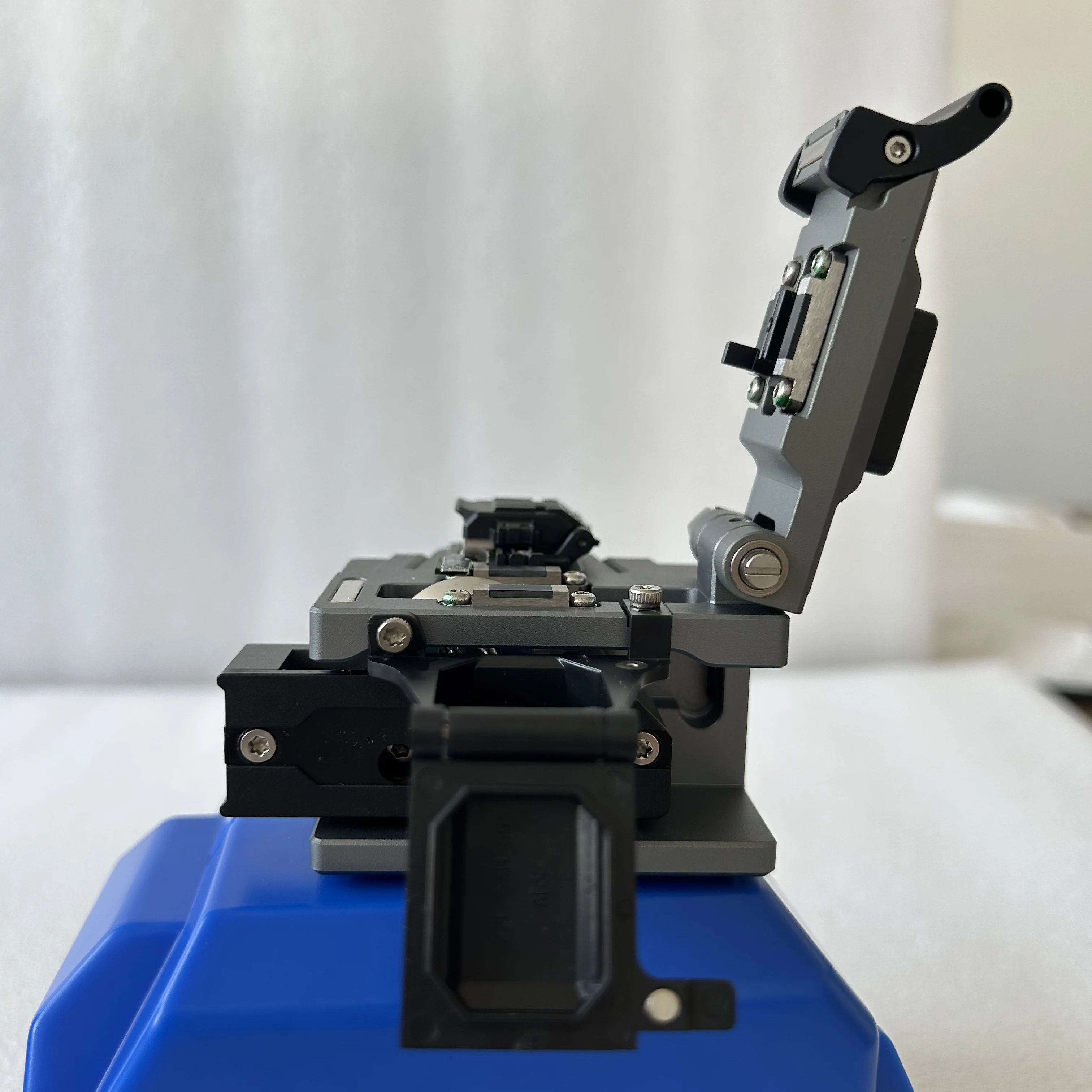 Optical Fiber Cleaver JILONG KL-22F Hand Held High Precision Cleaver Optical Fiber Cable Cutting Knife Tools 16 Face Blade