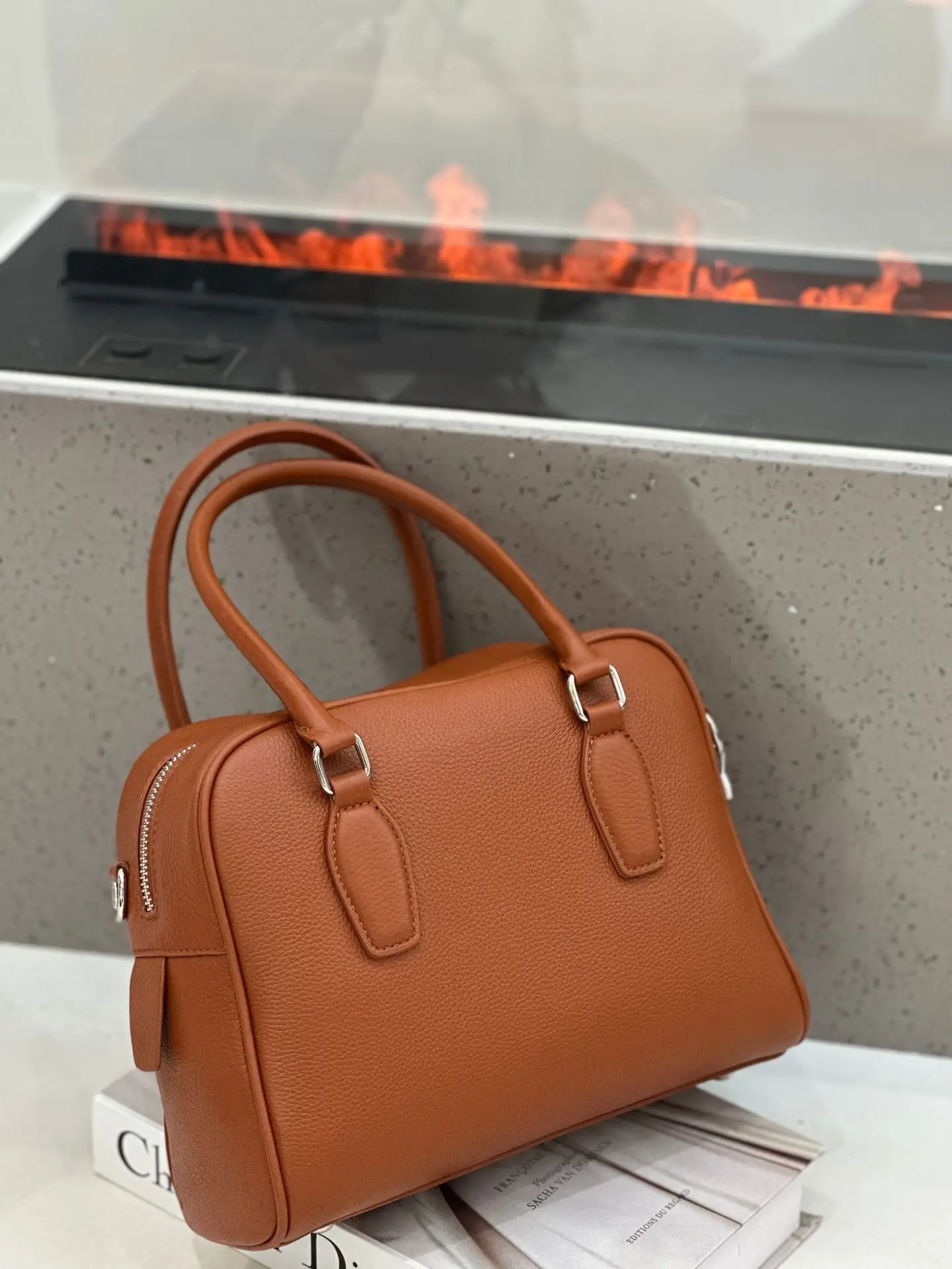 

Bowling Bag Shoulder handbag Luxury Designer Genuine Leather With Large Capacity Women Cowhide Retro Boston Travel Bag