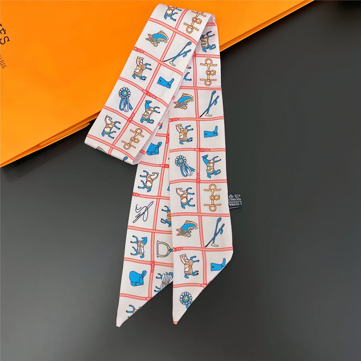 2024 Design Plaid Horse Scarf Women Luxury Brand Silk Scarf Fashion Foulard Skinny Bag Scarves Hair Headband Neckerchief