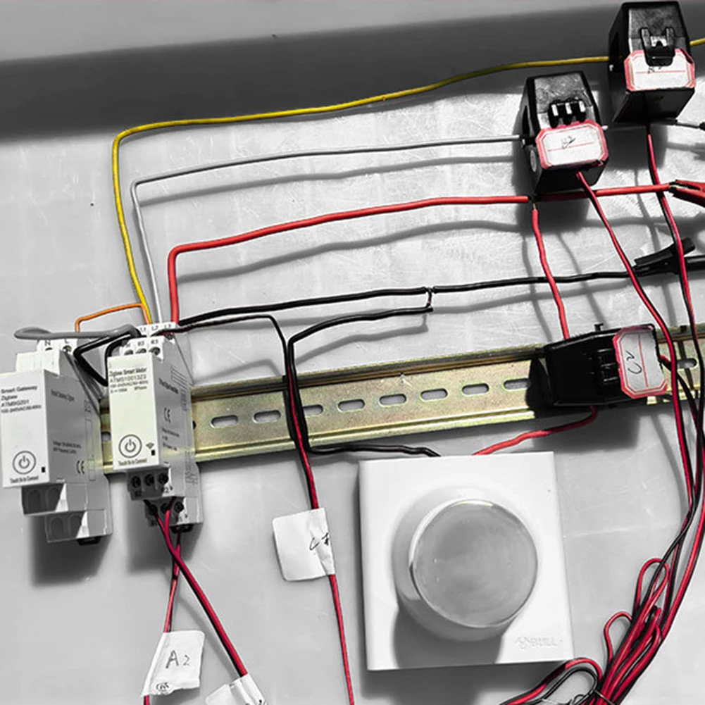 Contatore di energia WiFi trifase intelligente con trasformatore di corrente split core per uso domestico e industriale tramite l'app Tuya