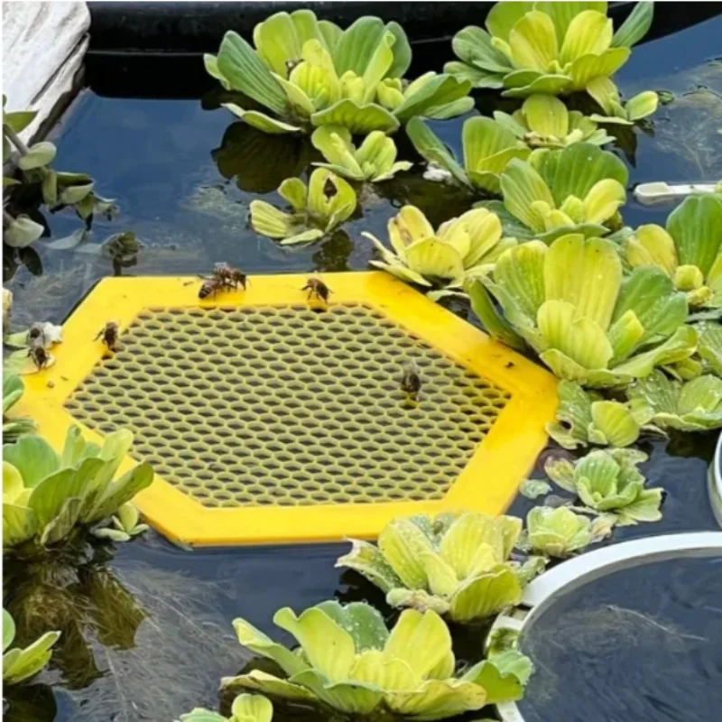 

Floating Bee Island-Bee Waterer Insect Drink Cups for Garden Portable Hives Bee Feeder Simple Non-Toxic Beekeeping Water Feeder