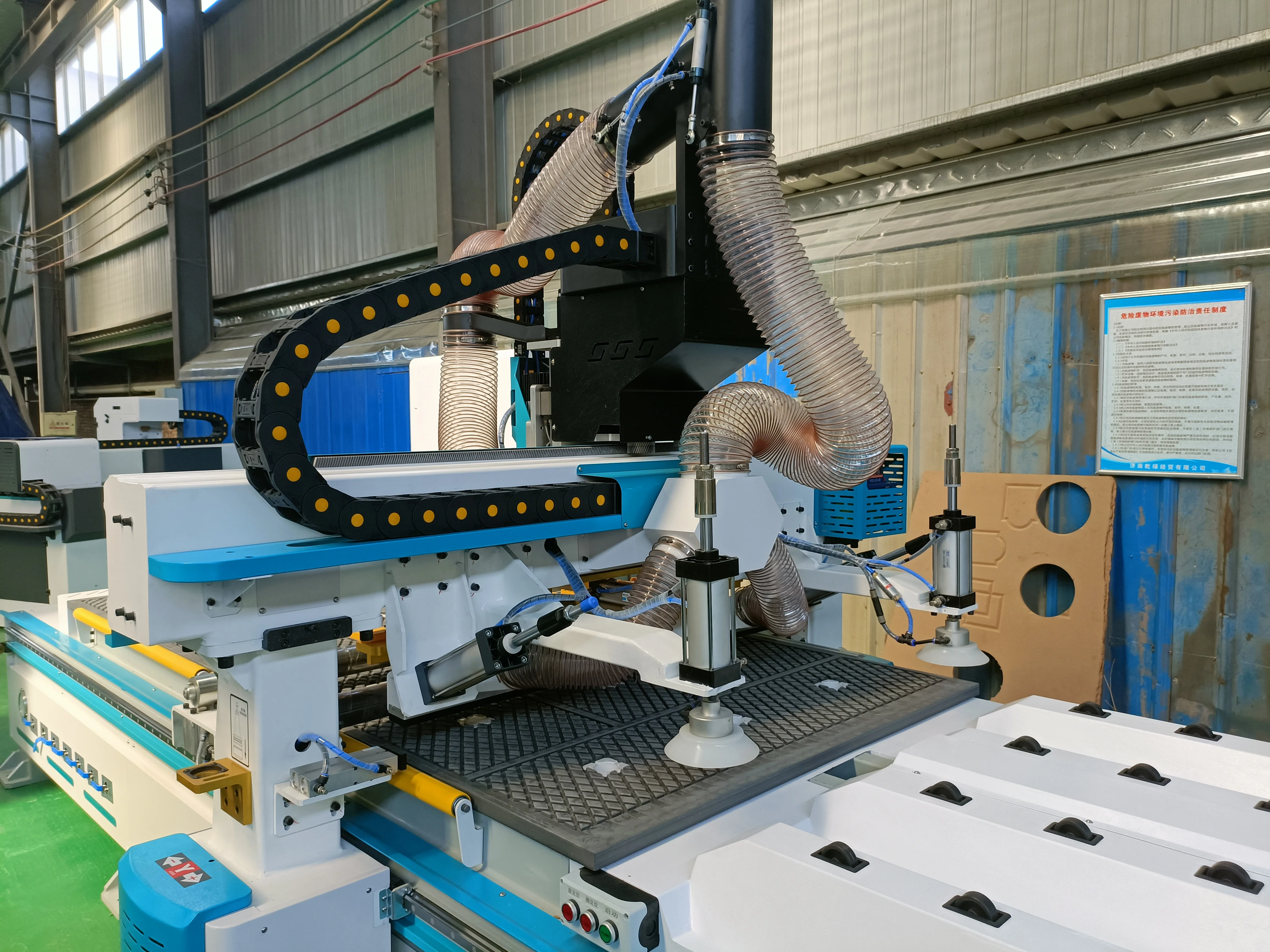4*8ft CNC Router Woodworking Machine 1325 with ATC Cnc Wood Router Manufacturer for Wood Cabinet Door Making
