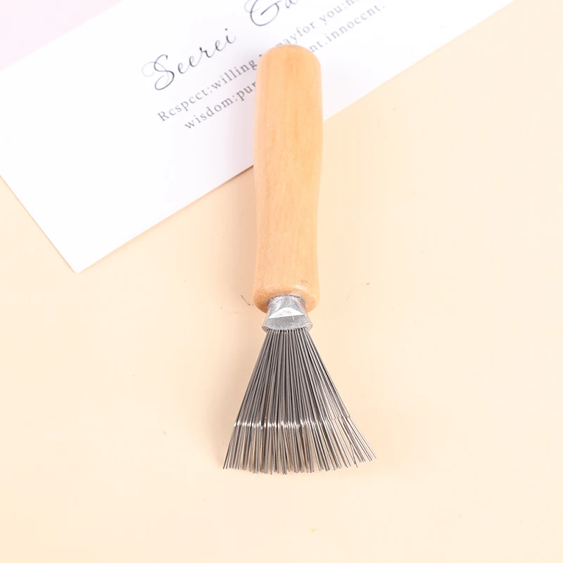 ·1Pc Wooden Comb Cleaner Cleaning Hair Brush Comb Cleaner Handle Embeded Tool.