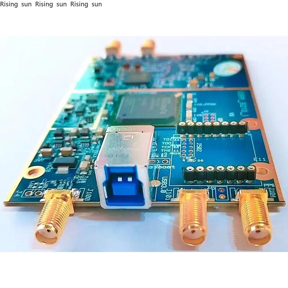

2025.4 B200 SDR Development Board 50MHz-6GHz Software Defined Radio Platform For Opensource Learning Replacement For Ettus B200