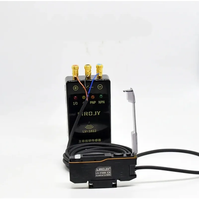 Sensor test box Optoelectronics close to magnetic switch Fiber amplifier detector LV-1812 portable sensing