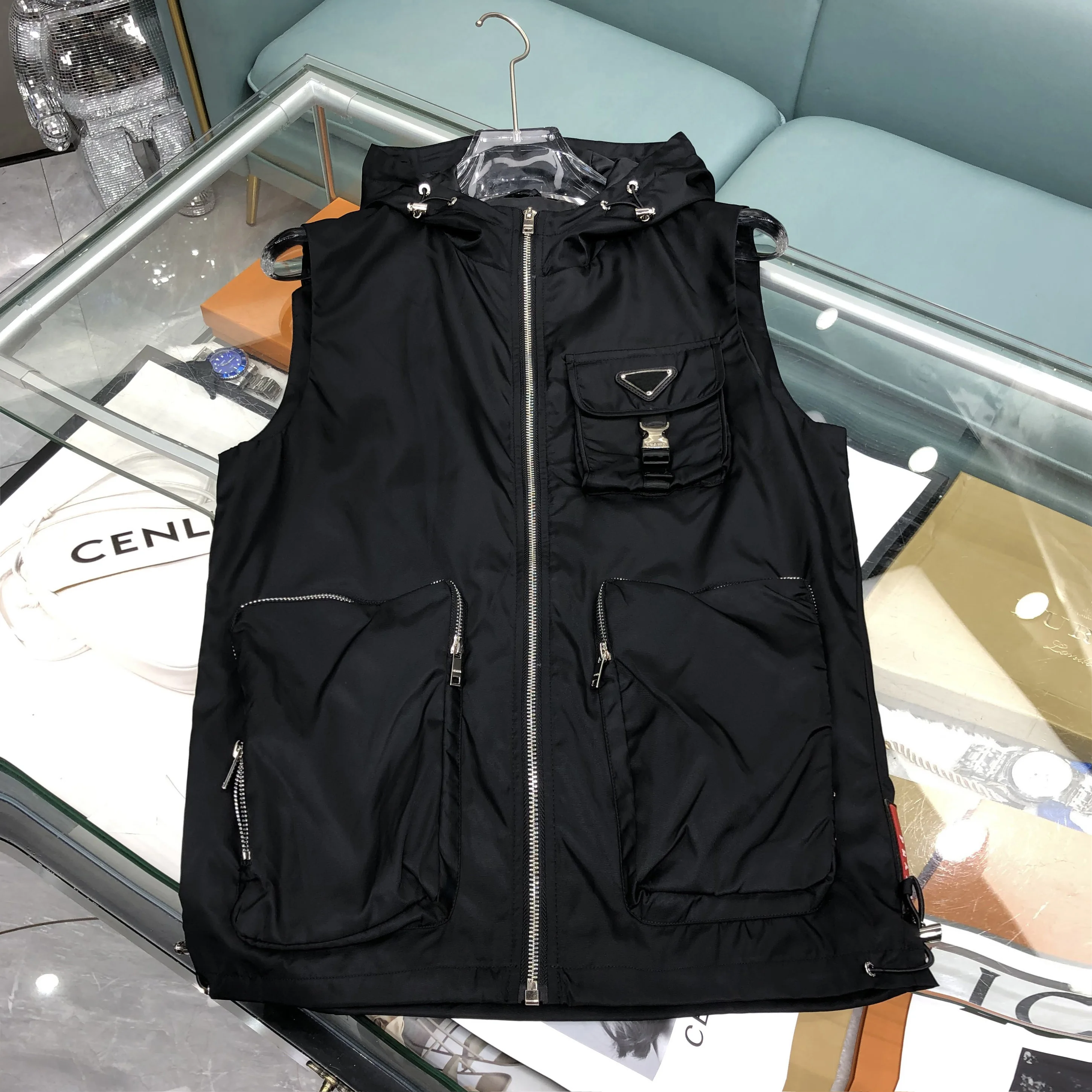 

Новинка осени: Мужской свободный жилет с капюшоном в рабочем стиле, с множеством карманов, модный городской хлопковый жилет, трендовый топ без рукавов