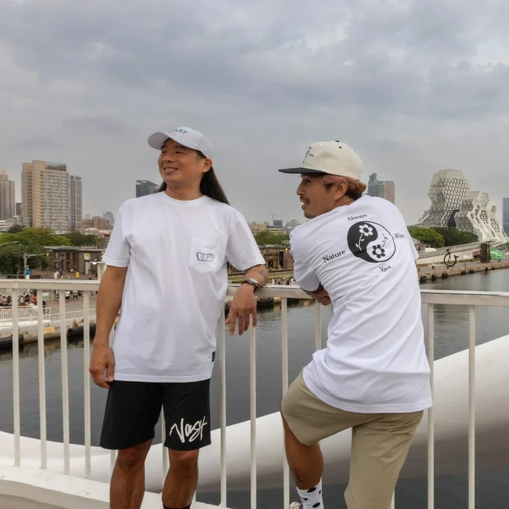 2026 جديد حار كاليفورنيا الصيف الاتجاه الجديد المطبوعة الرجال والنساء تصفح عطلة تي شيرت العلامة التجارية الفاخرة الشارع قصيرة الأكمام #2