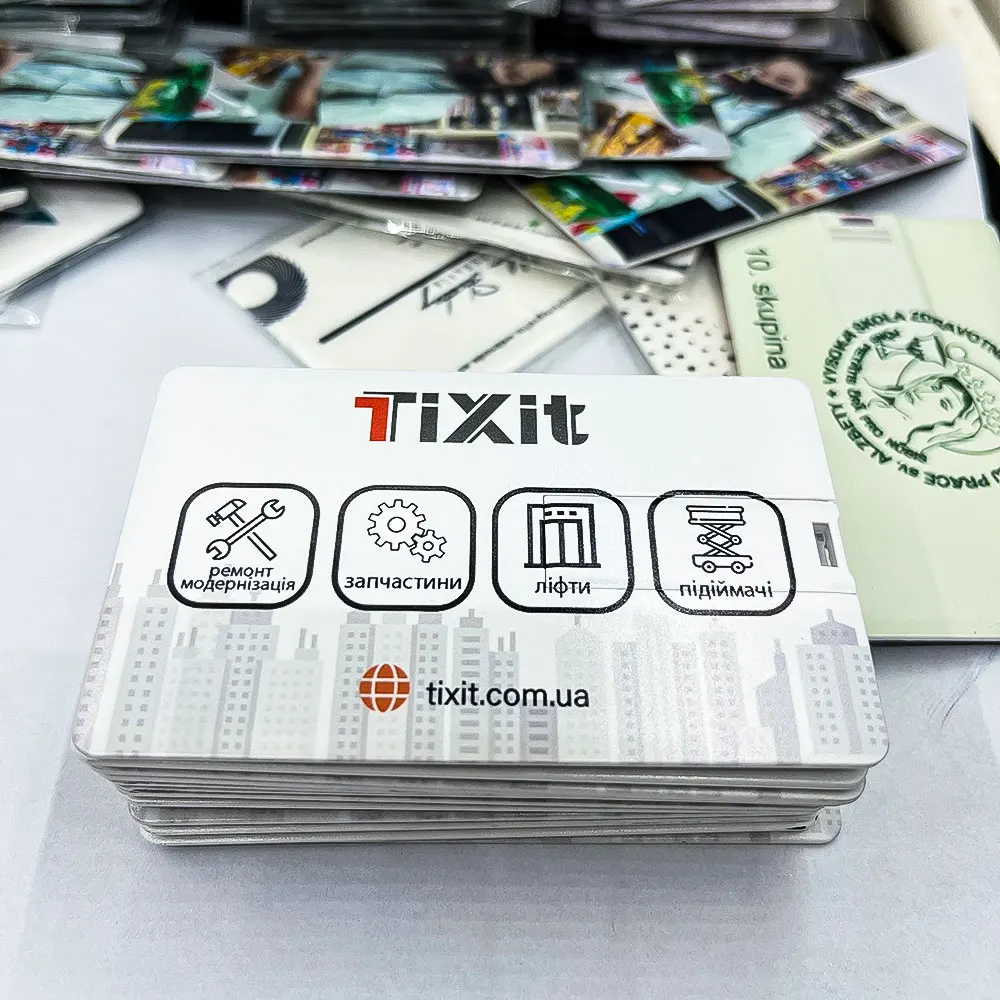 แฟลชไดรฟ์ USB แบบกำหนดเอง 16GB 2.0 รูปทรงบัตรเครดิต จำนวน 10/50/100 ชิ้น พร้อมโลโก้ฟรี  4GB 8GB  เมมโมรี่สติ๊ก  เพนไดรฟ์ ของขวัญงานแต่ง