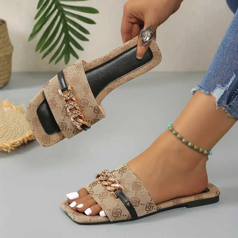 Women Slippers 2024 New Summer Flat Luxury Sandals Outdoor Beach Shoes Trend Brand Designer Women Slippers Big Size Slides Women