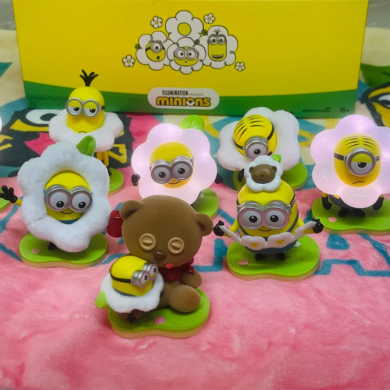 MINISO Minions Flower Park Series Blind Box Surprise Gift Cute Action Figure Toys Tabletop Decoration for Birthday Surprise Gift