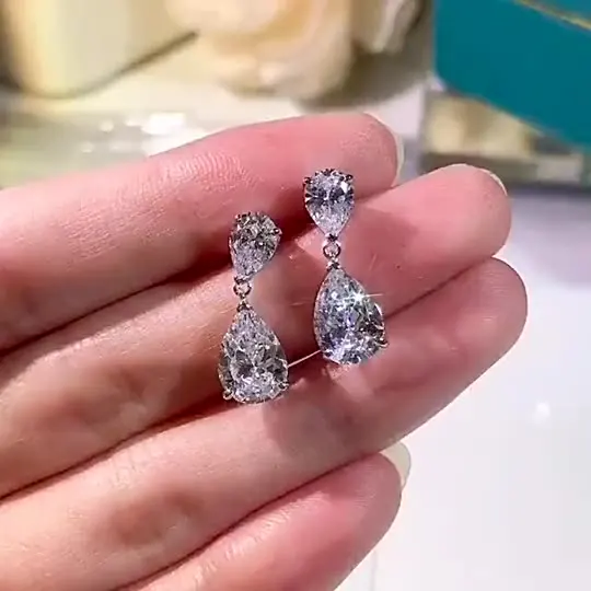 

The new S925 silver drop earrings female pear shape 7*10 advanced temperament earrings 5A zircon factory direct sales