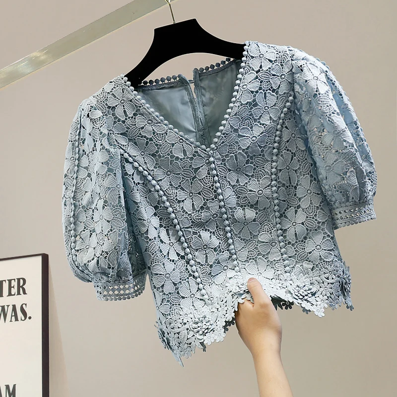 

Faionable Sexy ort Lace Hollow out V-Ne irt with 3D Flower Decoration Korean Sle Bubble Sve Commute Wind Pure Color